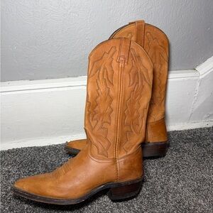 VTG Dan Post Marlboro brown leather cowboy boots size 6 1/2.